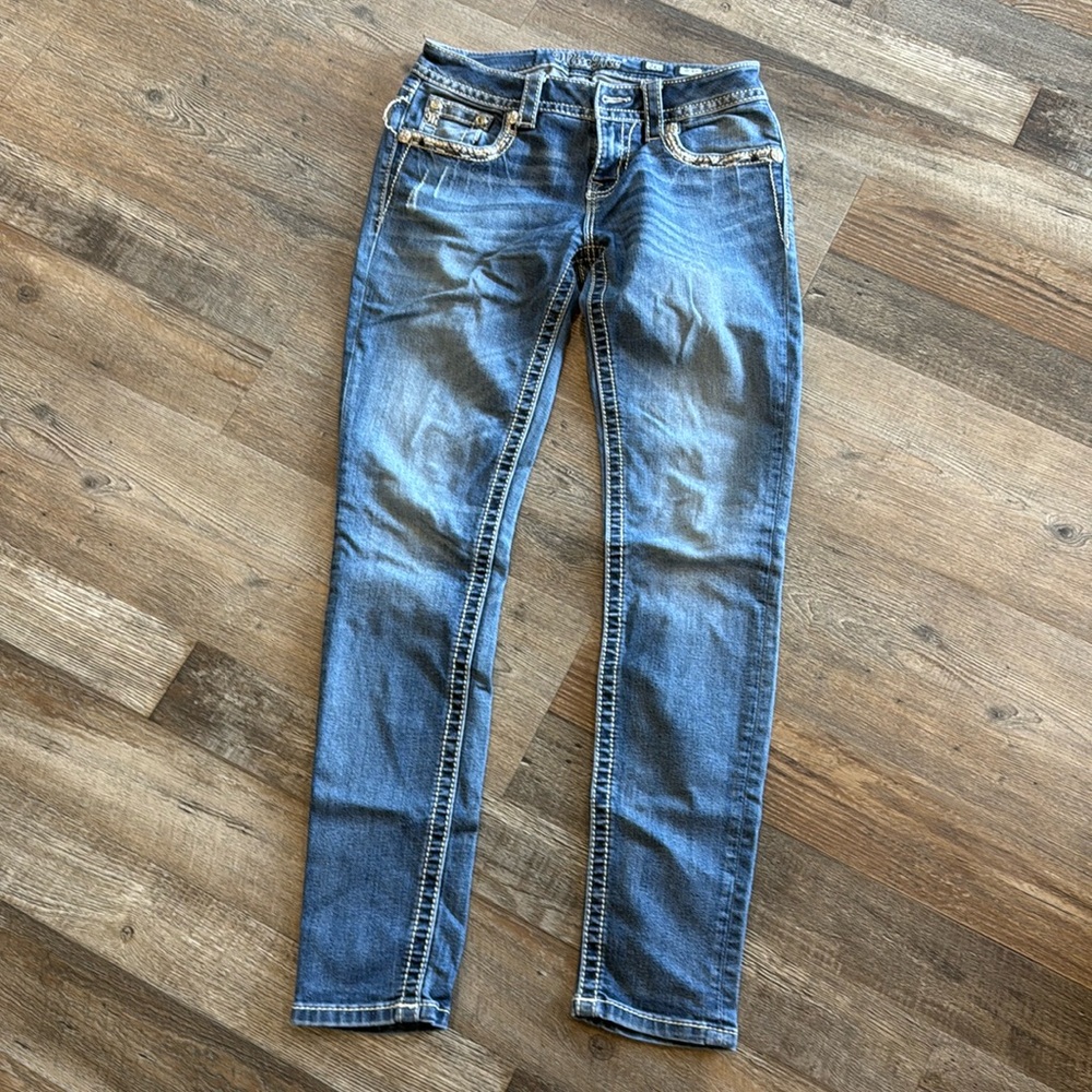 Miss Me with silver and whiter size 26